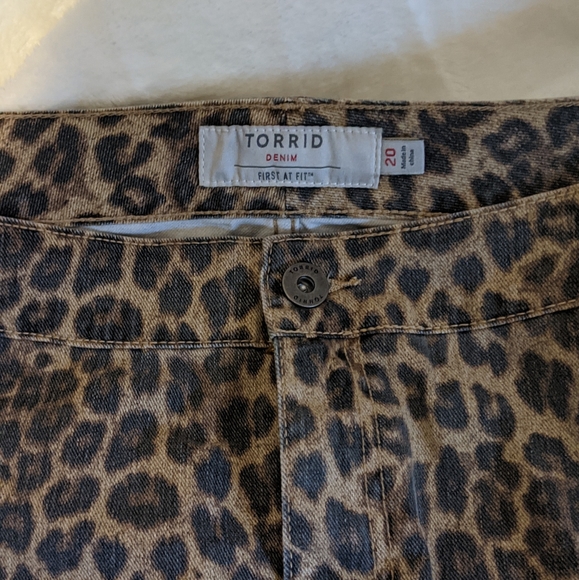 Leopard print mini skirt - Picture 4 of 9